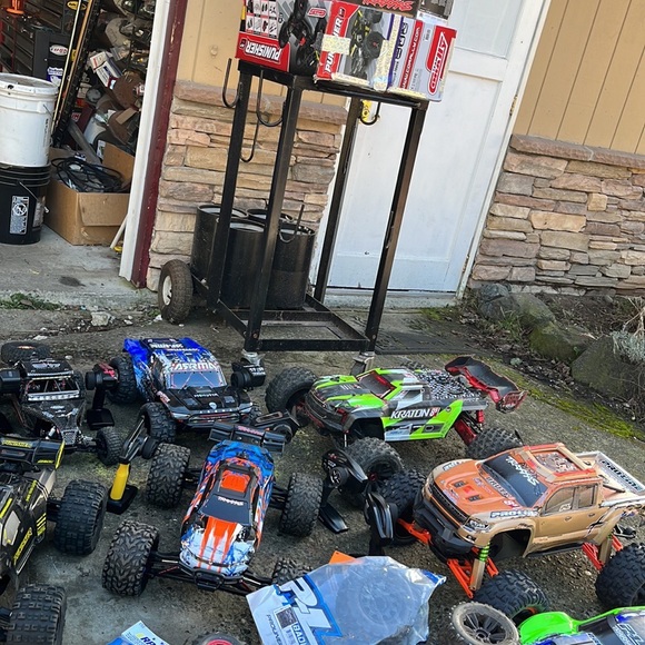My collection of rc cars I hate to sell but n need of a new truck a real one - Picture 11 of 11